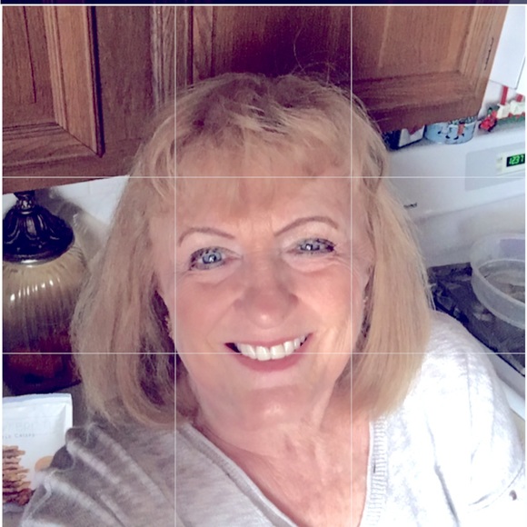 Meet your Posher, Carol - Picture 1 of 1